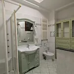 Casa - Con Garage Privato