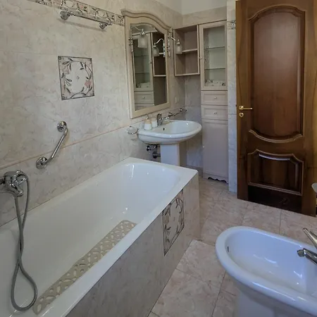 Nyaraló Casa - Con Garage Privato
